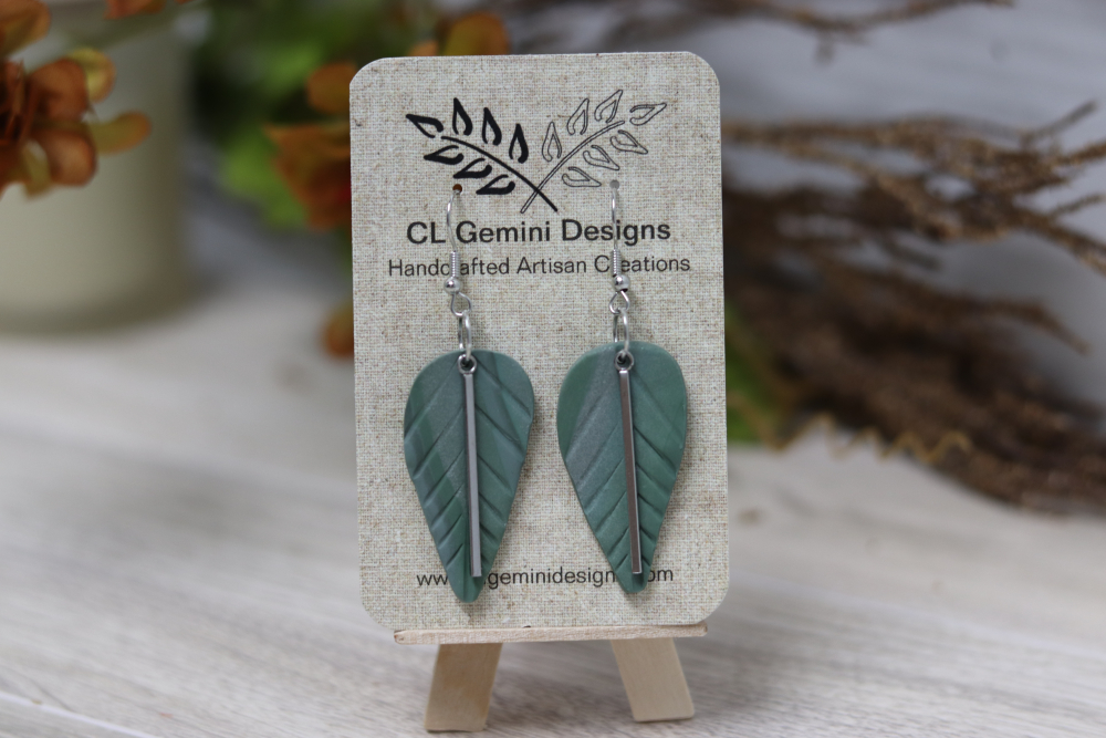 Forest Path – Leaf with Silver Bar Accent – Woodland Collection Forest Path – Leaf with Silver Bar Accent – Woodland Collection