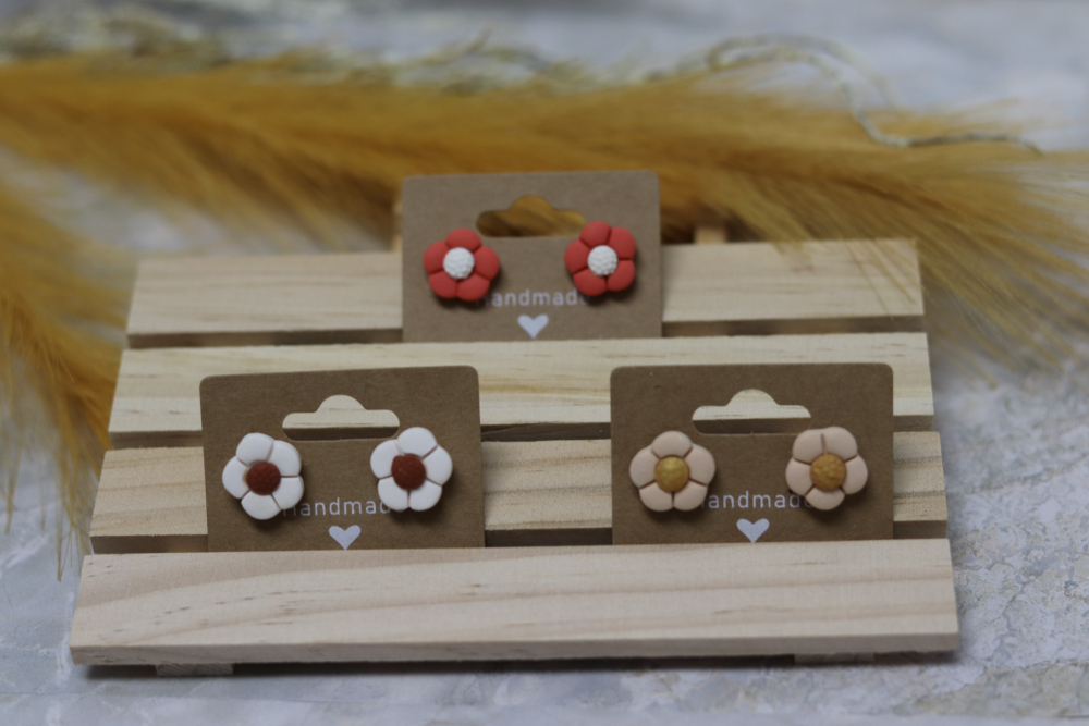 Daisy Stud Earrings Daisy Stud Earrings