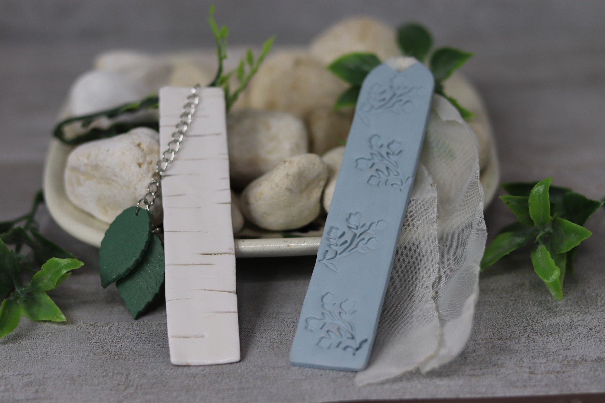 Woodgrain & Vine Bookmark with Tassel Woodgrain & Vine Bookmark with Tassel