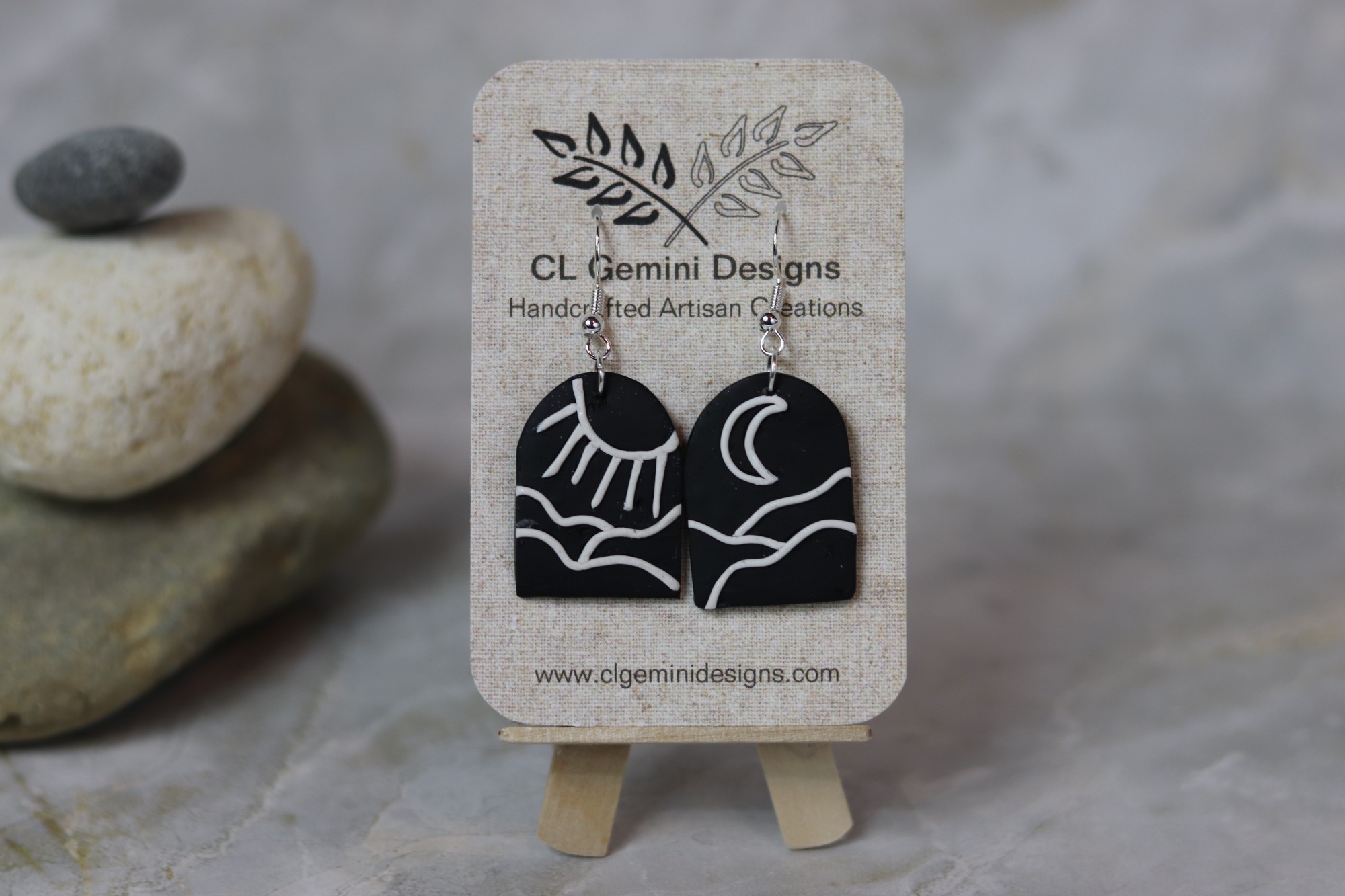 Day & Night Arch Earrings — Sun & Moon Line Art (2 Colors)