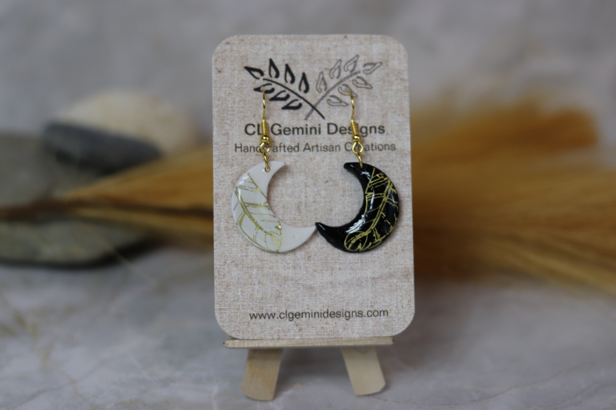 Crescent Moon Earrings – Line Art Botanical Crescent Moon Earrings – Line Art Botanical